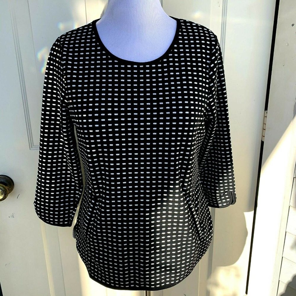 Emily Daniels rayon blend black/white top size M